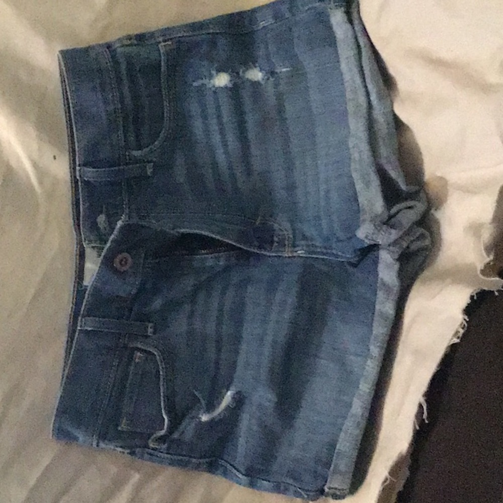 Shorts - Picture 3 of 3